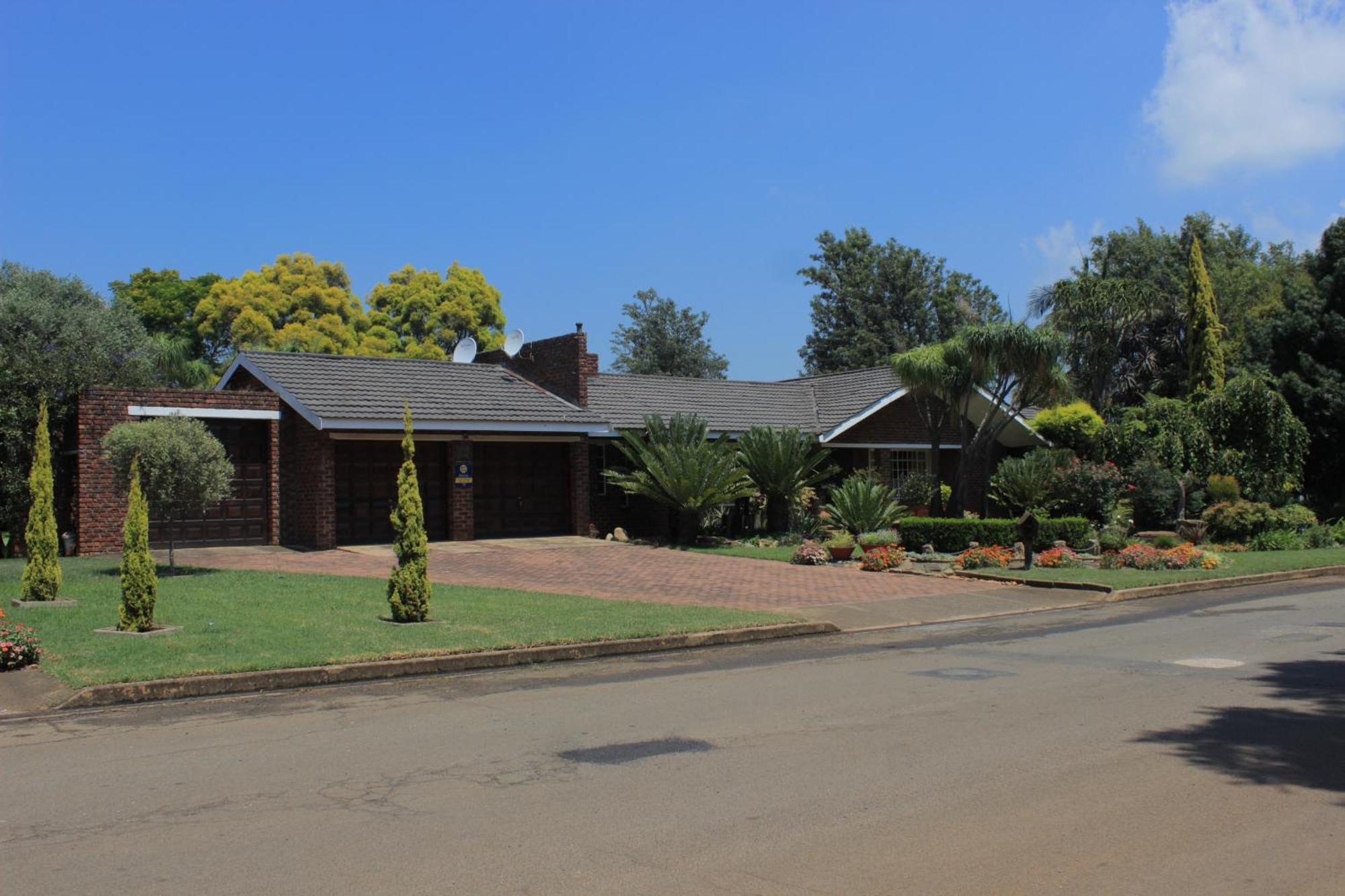 His Glory Guest House Vryheid Exterior foto